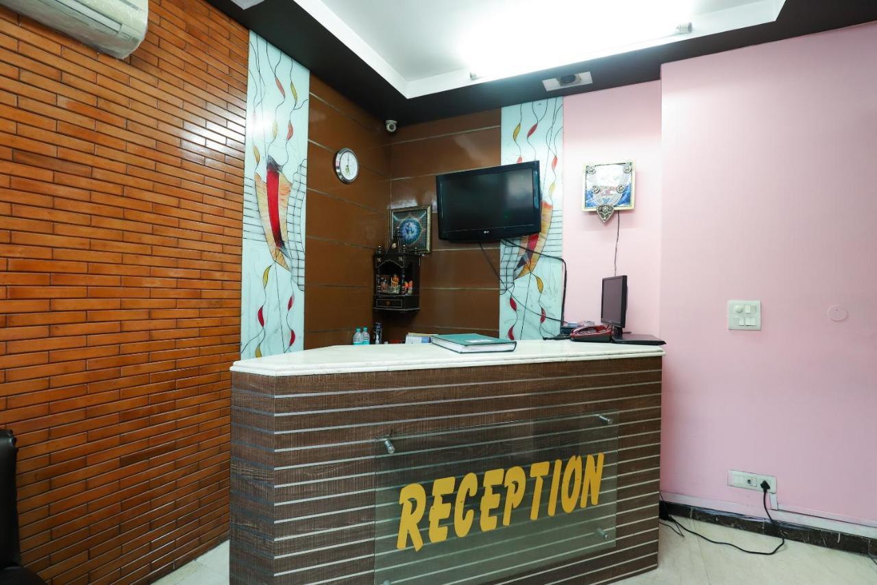 Hotel O J P Inn Near Patel Nagar Metro Station 뉴델리 외부 사진