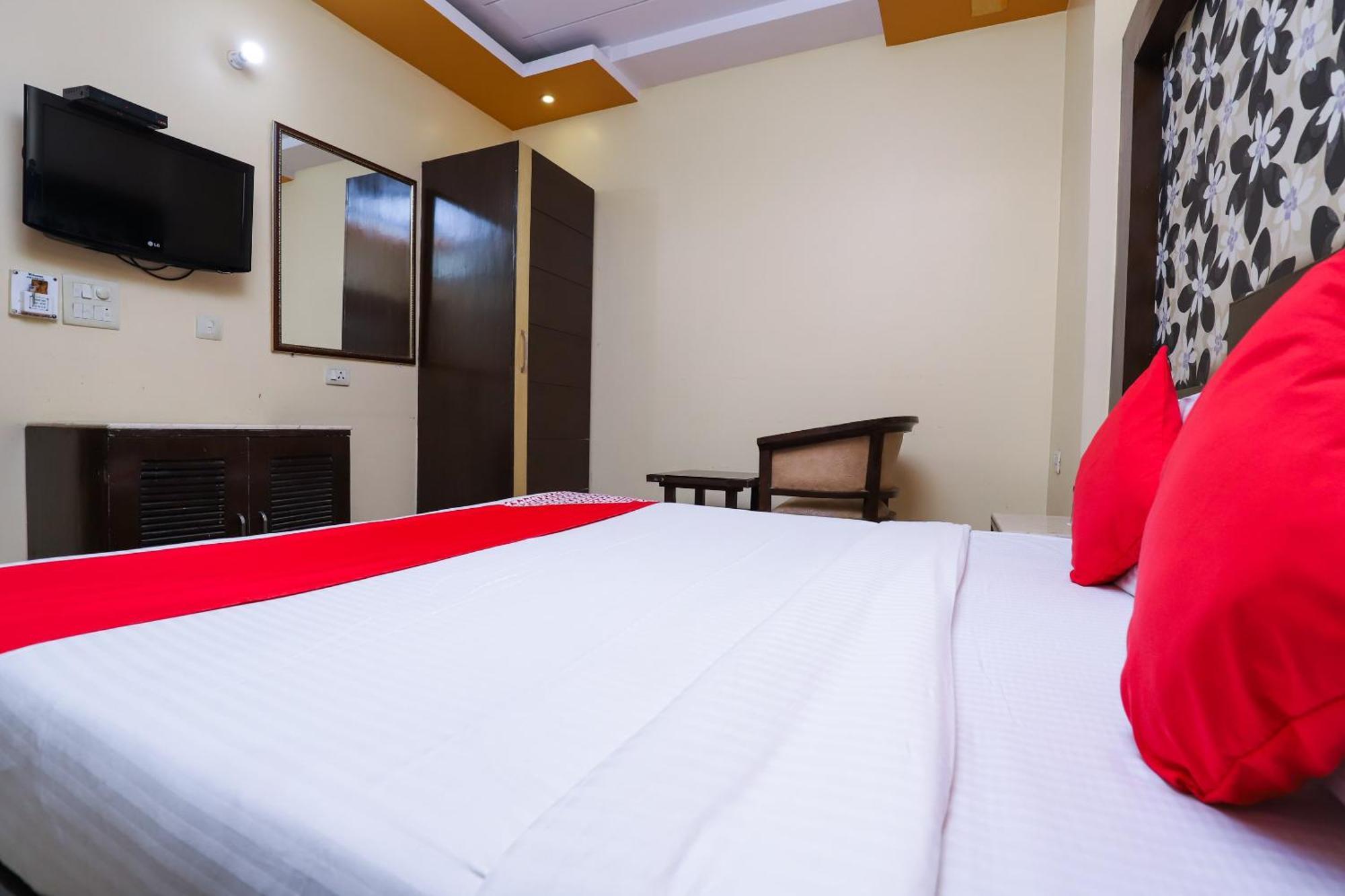 Hotel O J P Inn Near Patel Nagar Metro Station 뉴델리 외부 사진