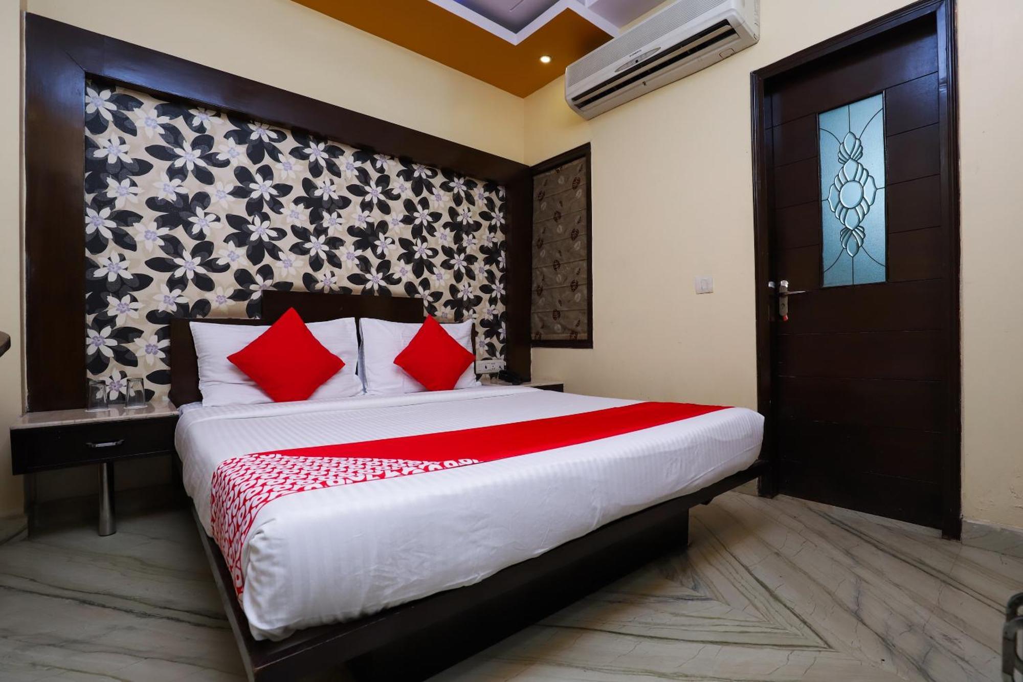 Hotel O J P Inn Near Patel Nagar Metro Station 뉴델리 외부 사진