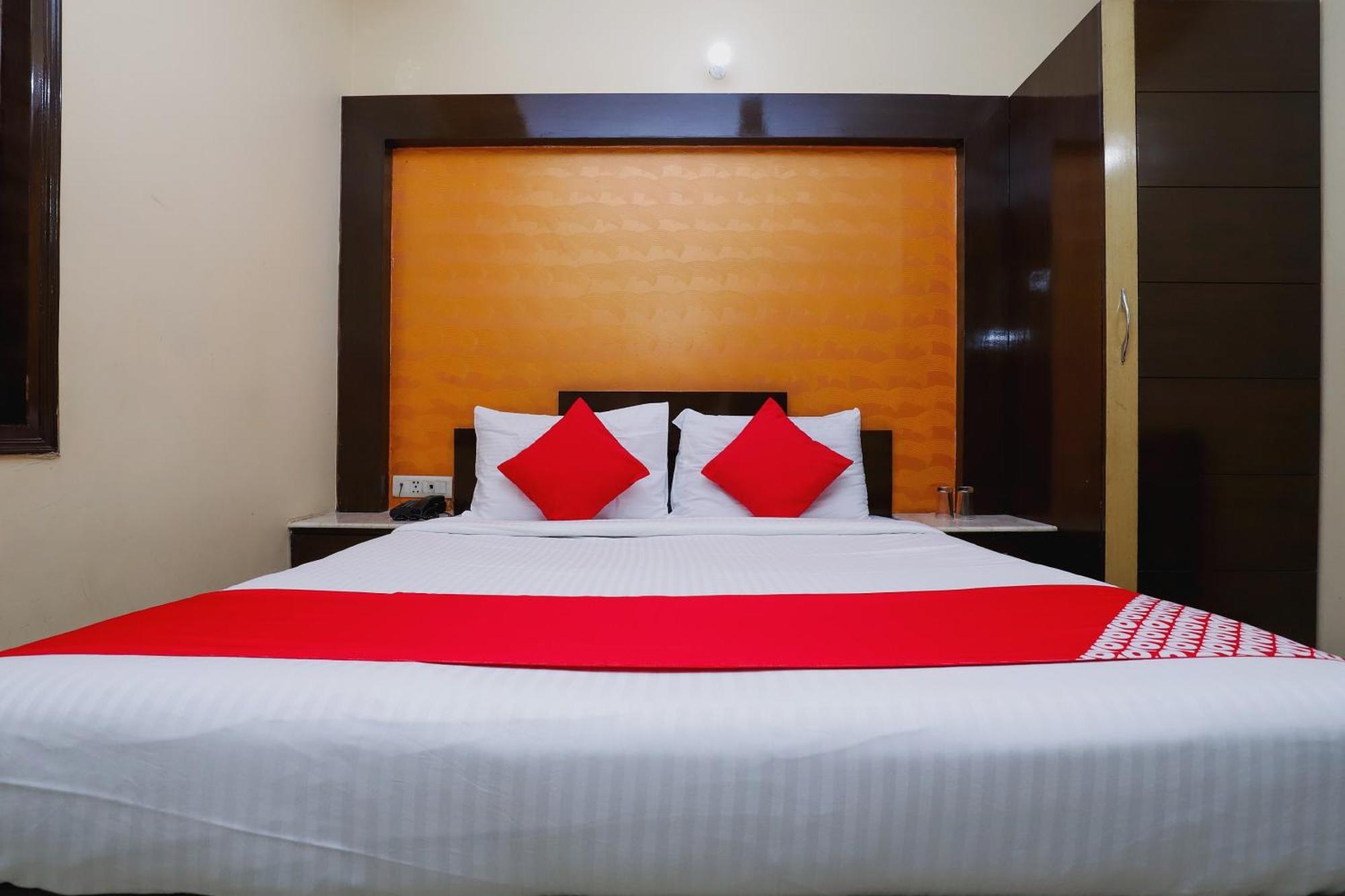 Hotel O J P Inn Near Patel Nagar Metro Station 뉴델리 외부 사진