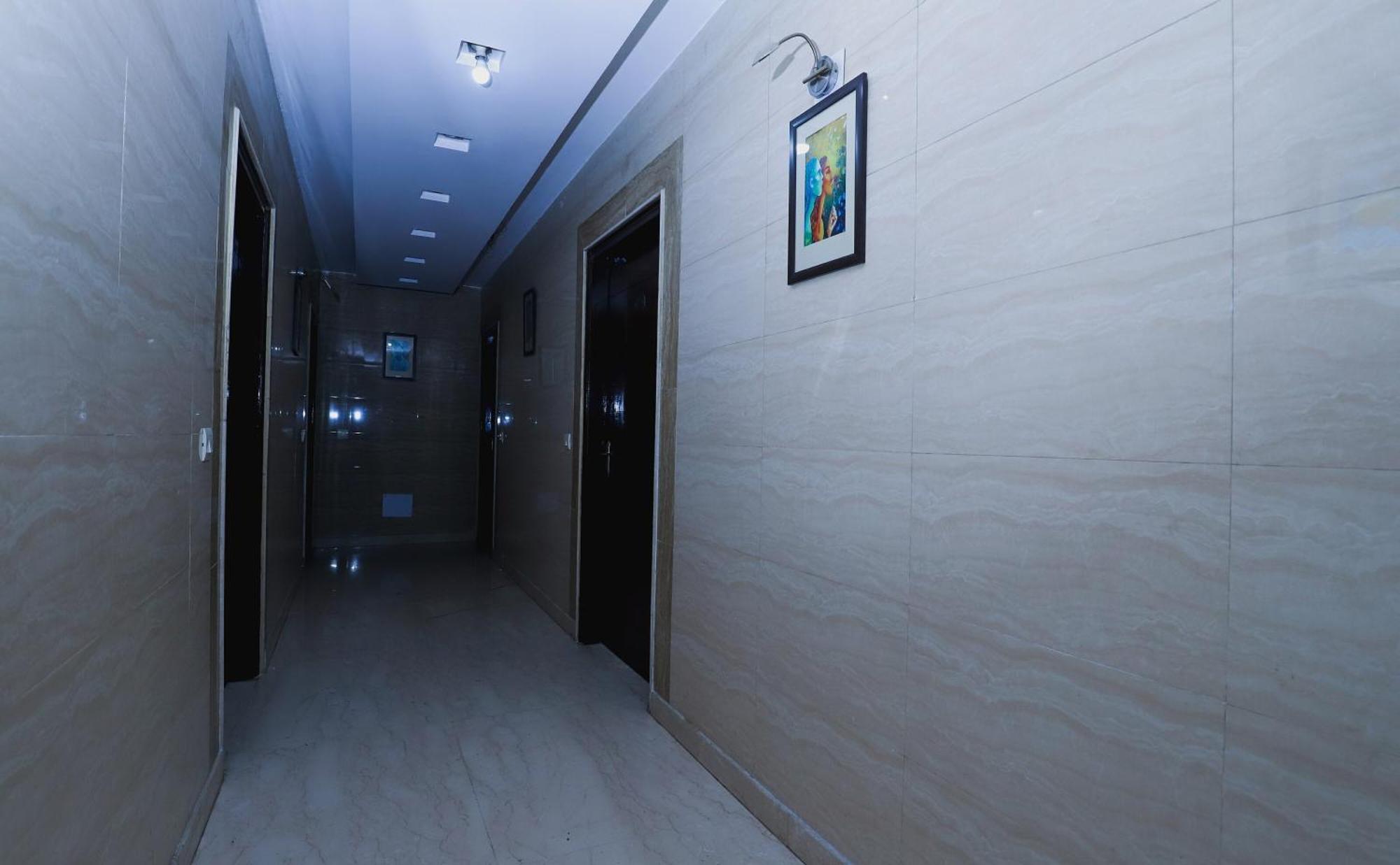 Hotel O J P Inn Near Patel Nagar Metro Station 뉴델리 외부 사진
