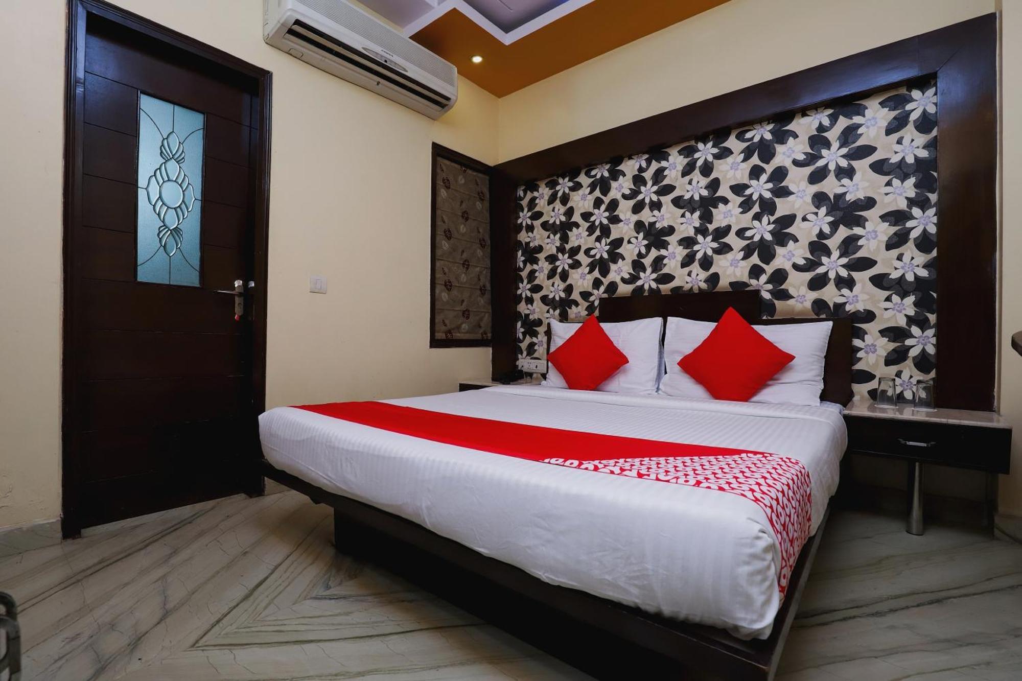 Hotel O J P Inn Near Patel Nagar Metro Station 뉴델리 외부 사진